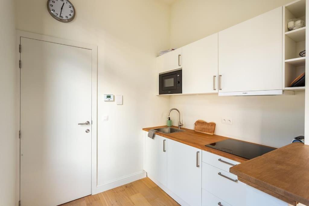 Stijlvol Hoek Appartement Antwerpen Buitenkant foto