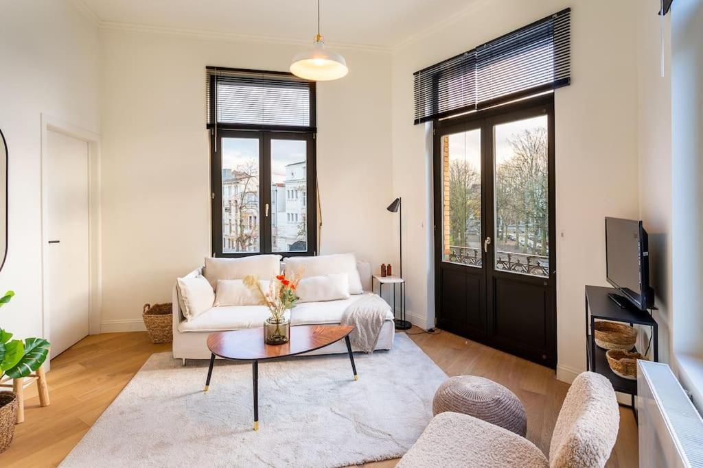 Stijlvol Hoek Appartement Antwerpen Buitenkant foto